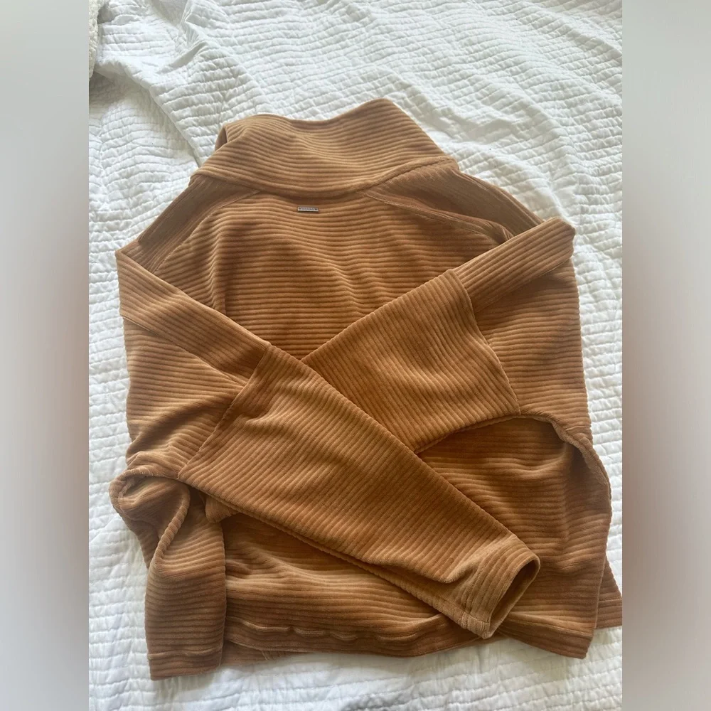 Prana Crop Womans Half Zip - Picture 5 of 5